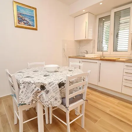 Charming Ana Apartment Mlini